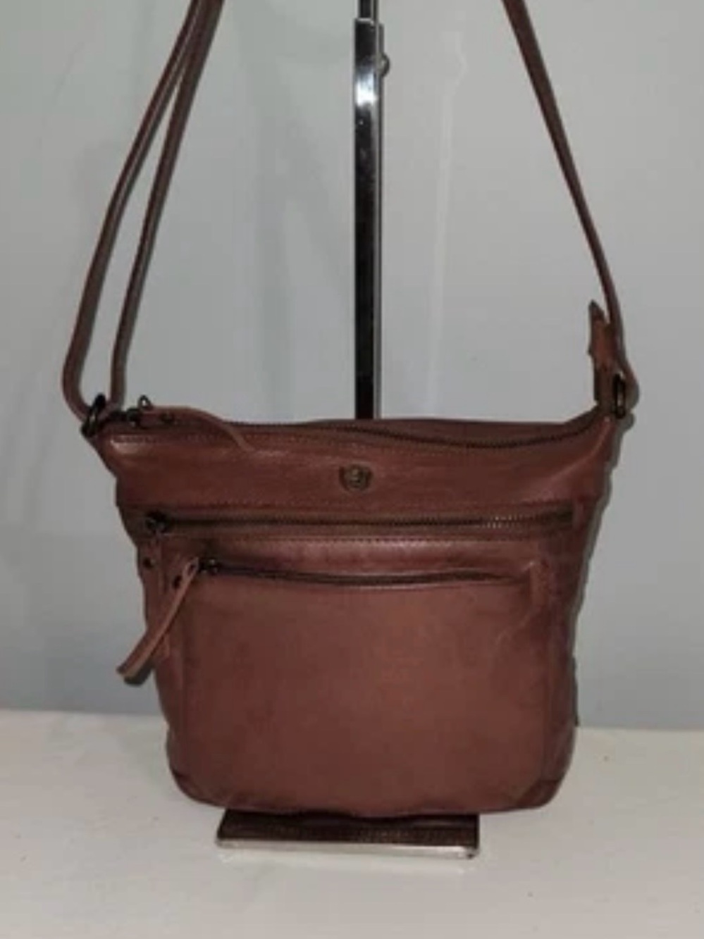 Cochoa Leather Crossbody Shoulder Bag Cognac Brown - Picture 3 of 16